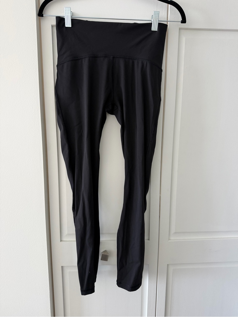 Lululemon Black Mesh Trim High Rise Crop Athletic Leggings 6